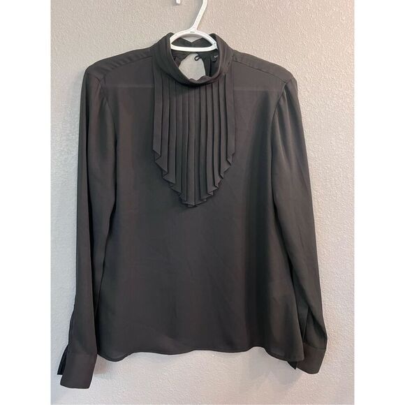 Banana Republic XS Black Long Sleeve Blouse with Buttons and Pleated Top EUC Opa - Picture 1 of 9